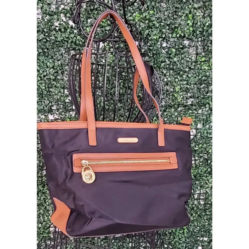 Michael Kors tote - Picture 6 of 6